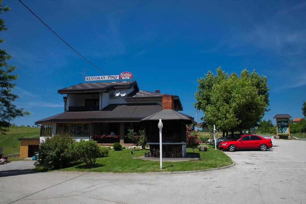 Restaurant Rooms Pino スルニュ エクステリア 写真