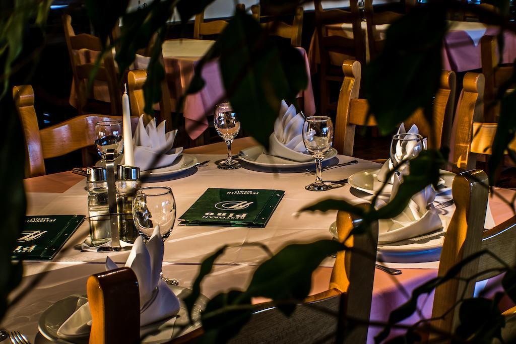 Restaurant Rooms Pino スルニュ エクステリア 写真