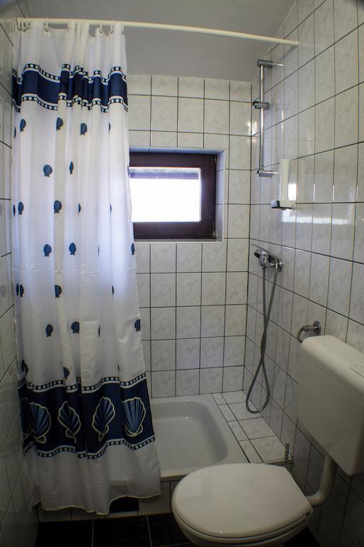 Restaurant Rooms Pino スルニュ 部屋 写真
